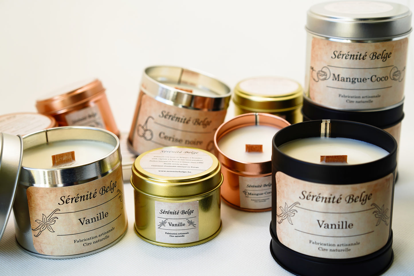 Bougie grand format de couleur cuivrée au parfum cerise noire